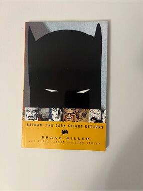 DC Comics Batman Graphic Novel Cover - Black & Yellow